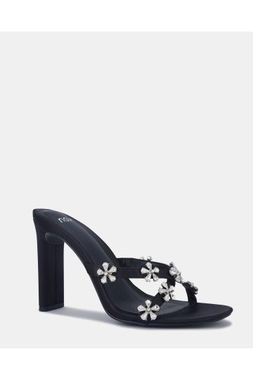 LARNA / Black Satin